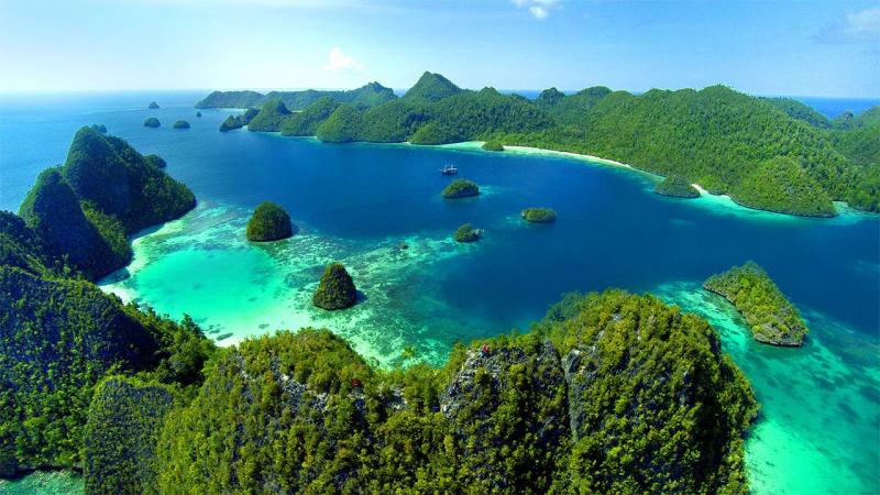 RadioElshinta's tweet photo. Langkah pemerintah tangani kerusakan karang Raja Ampat https://t.co/Q1l66yPJZV  https://t.co/AuQMFdZkHa