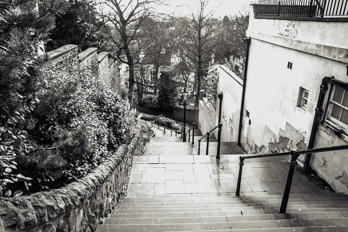 urbantakes's tweet photo. Steps to the Park. #Nottingham #blackandwhitephotography https://t.co/BEcTpSXNrp