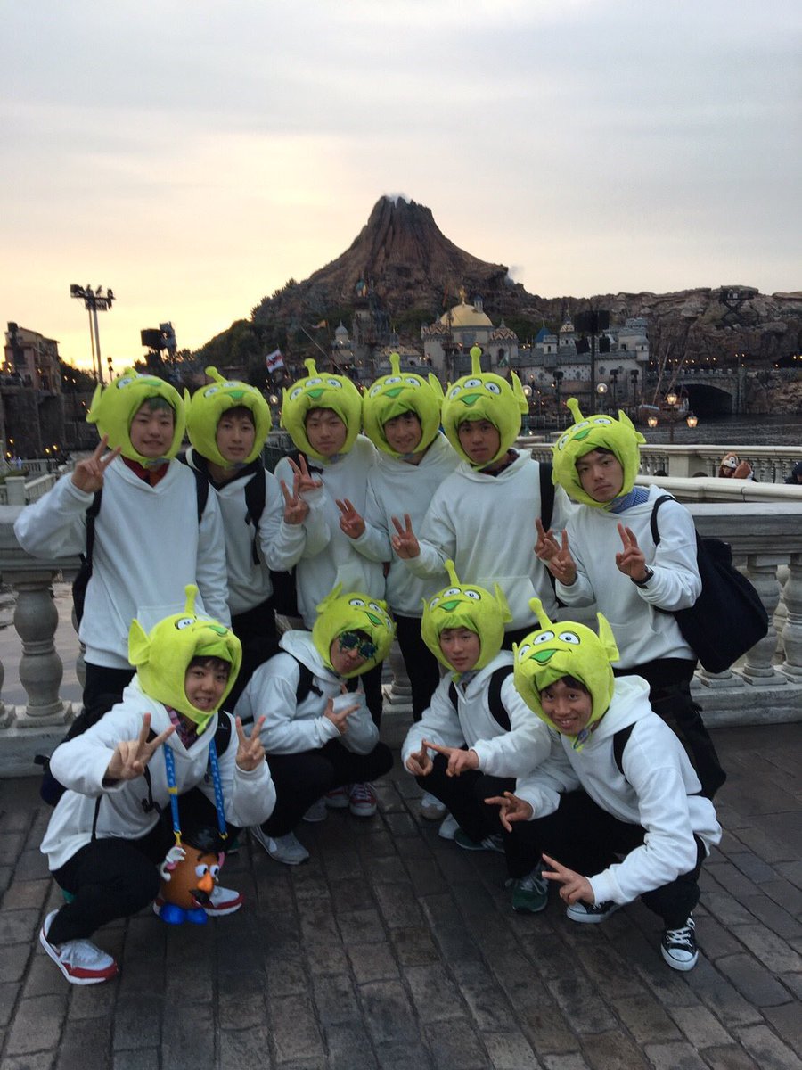 shuu01101's tweet photo. 二泊三日の卒業旅行！！
最後にいい思い出できましたー
東京ありがとう。 https://t.co/2HAT89oQMC