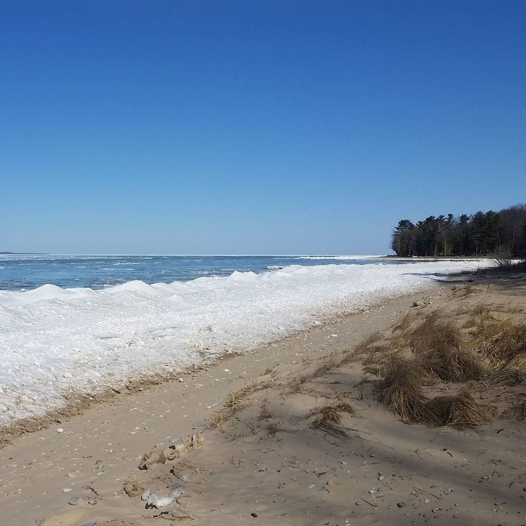 MotelPossible's tweet image. You should hear the bergs knocking into each other as they converge. It appears still, but… ift.tt/2m9Km9m