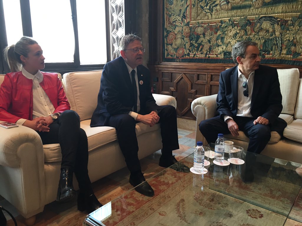 AmparoPanadero's tweet image. Estic enamorada d aquestes dones i aquests homes #Dignitat #Honestedat #Transparència #Autenticitat #Y Orgull