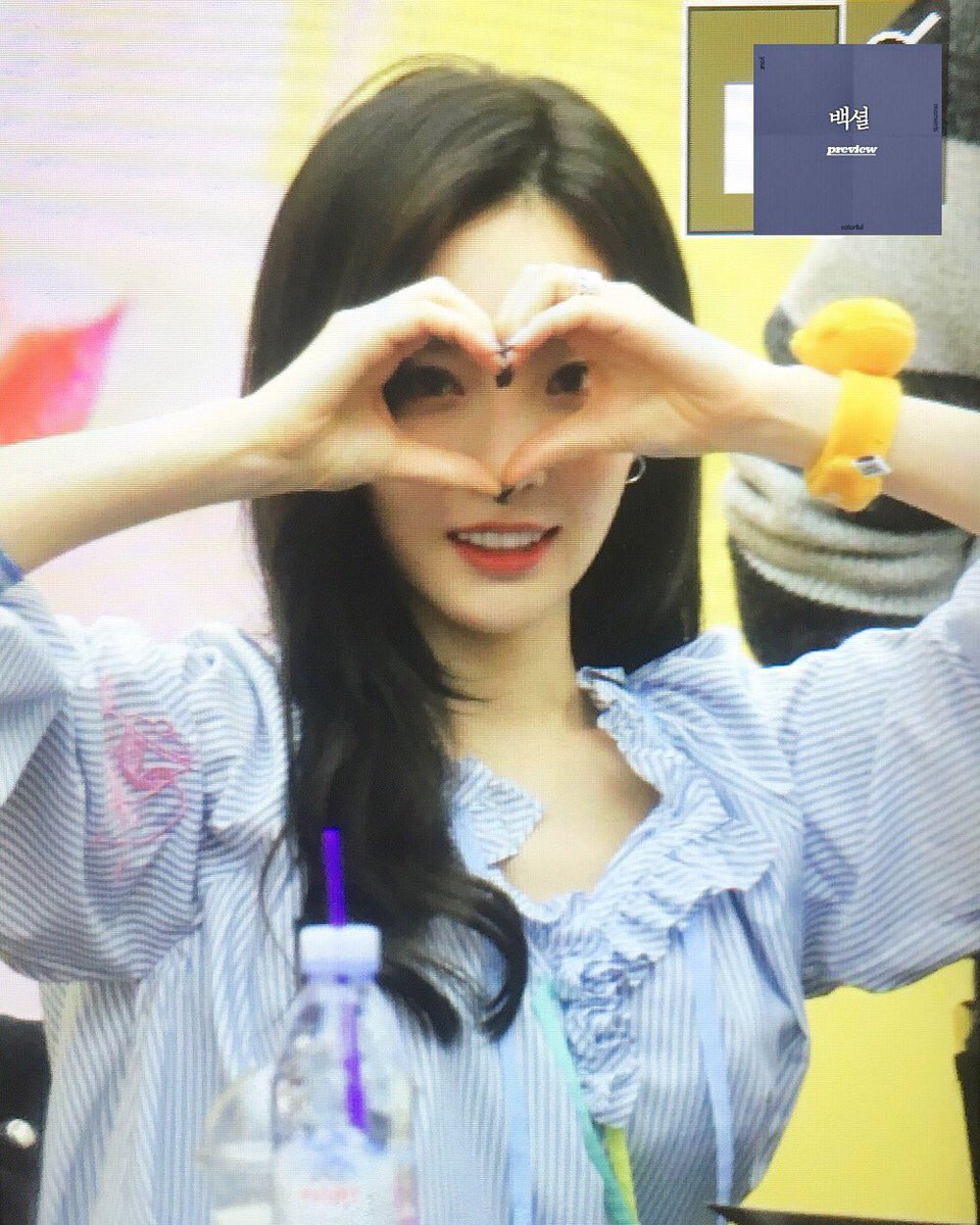 [PIC][17-03-2017]TaeYeon tham dự buổi Fansign cho "MY VOICE" tại COEX MALL Live Plaza vào tối nay C7HyPfMUwAMZVlb