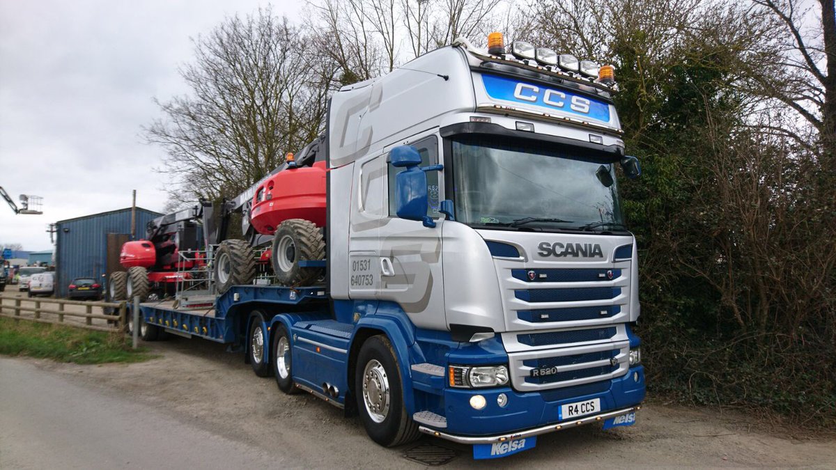 ColdstoreConstr's tweet image. Low-loader off to South Wales with 2 cherry pickers for @GTAccessLtd