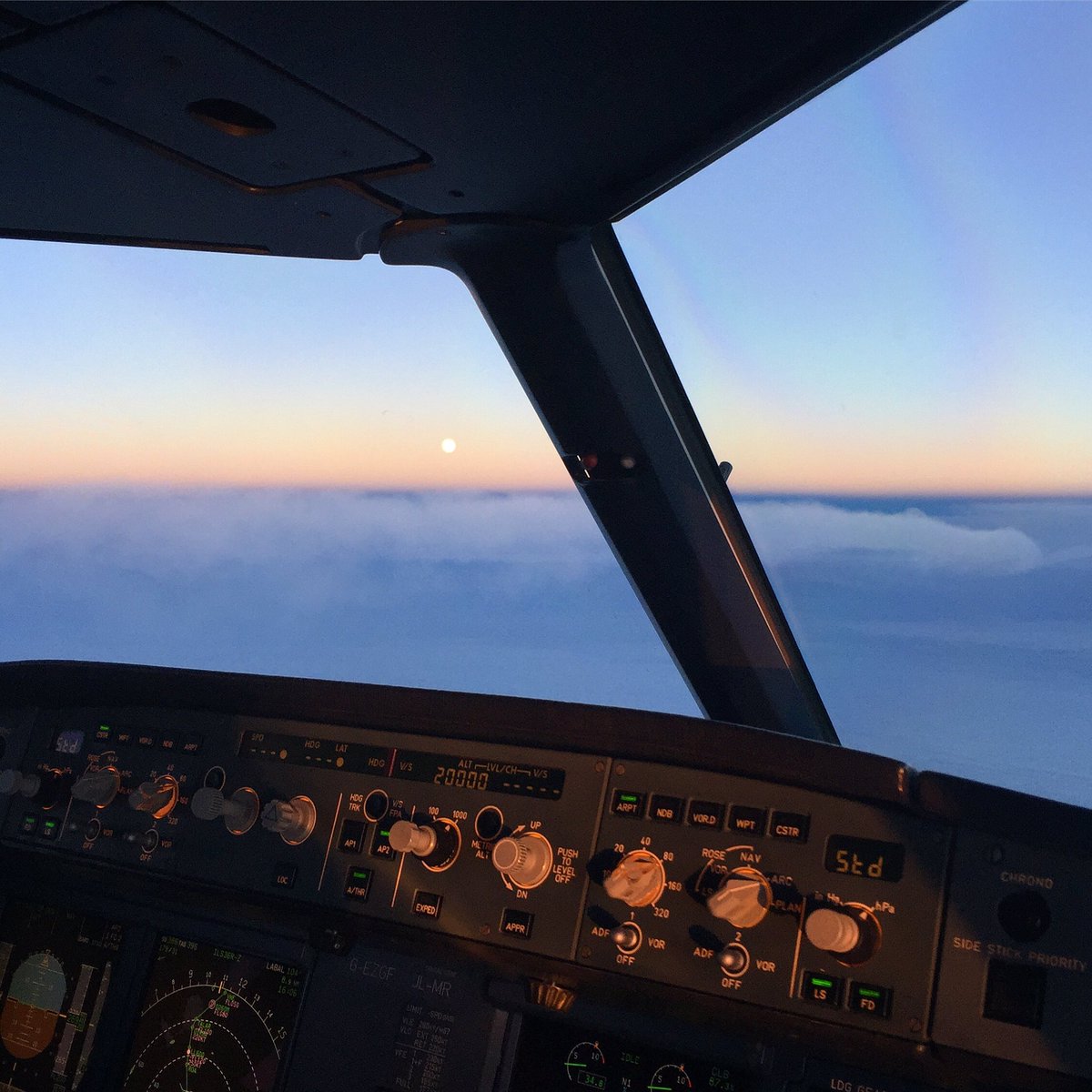 flightnofear's tweet photo. It was a beautiful morning to be flying!
Soon to be you... 👩🏽✈️👍🏽#flyingwithoutfear
#askapilot #pilots #nofear #yolo #travel #livelife https://t.co/huY2bwQJlQ