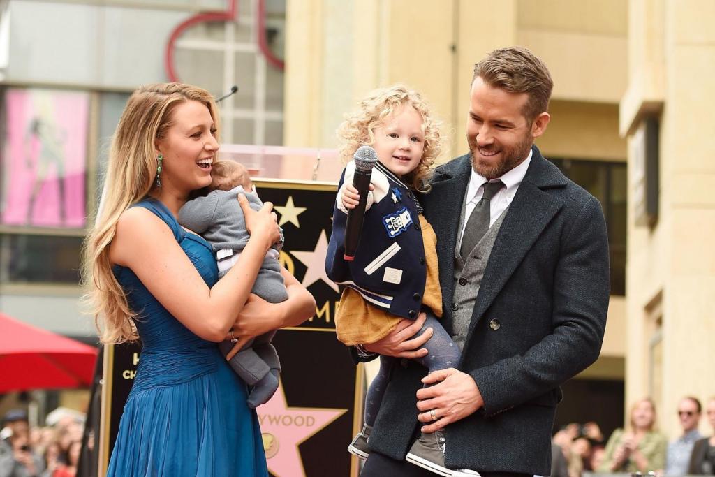 parents's tweet photo. Ryan Reynolds Would Rather 'Drink Rabies' Than Fly With His Kids
https://t.co/7m0oyNdZrd https://t.co/6ZxD55ZrRY