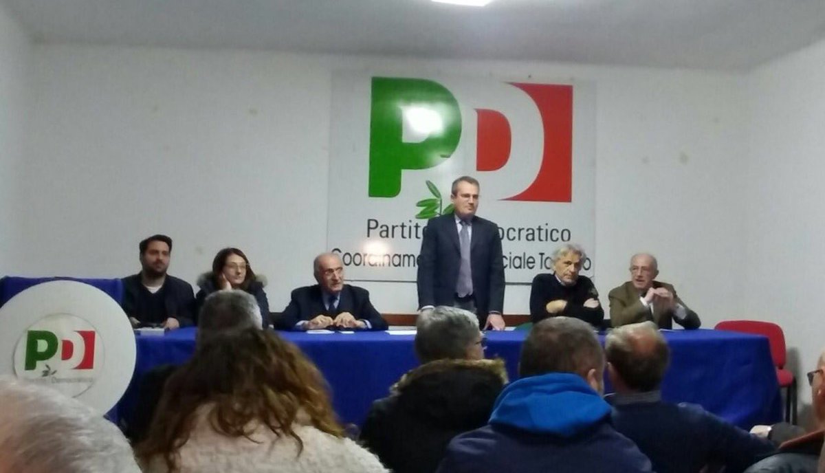 DaniChiego's tweet photo. Presentazione mozione #renzimartina,Taranto @GMancarelli @VincenzoPalm69 @paoloannic @angelocasale @matteorenzi @orfini https://t.co/12cnCKagLo
