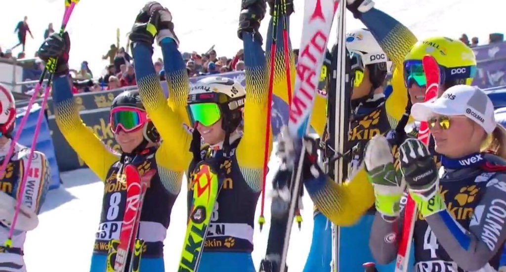 Svensk segerglädje! SWE vinner lagtävlingen alpina VC-finalen, OS-genrepet. Hansdotter, Wikström, Hargin och Myhrer. 