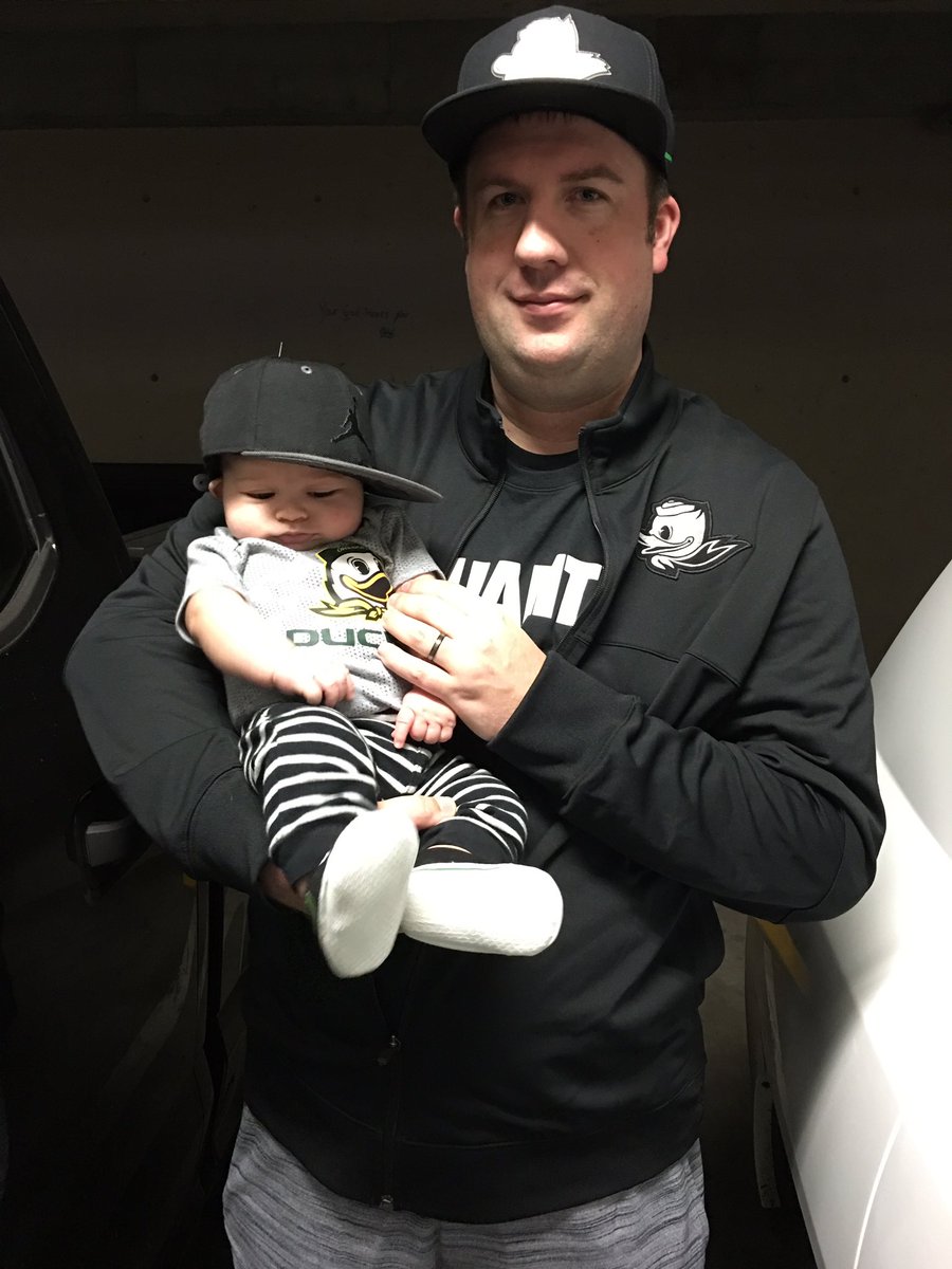 betch02's tweet image. Game day! Go Ducks!! #GoDucks #marchmadness @CoachJDuke