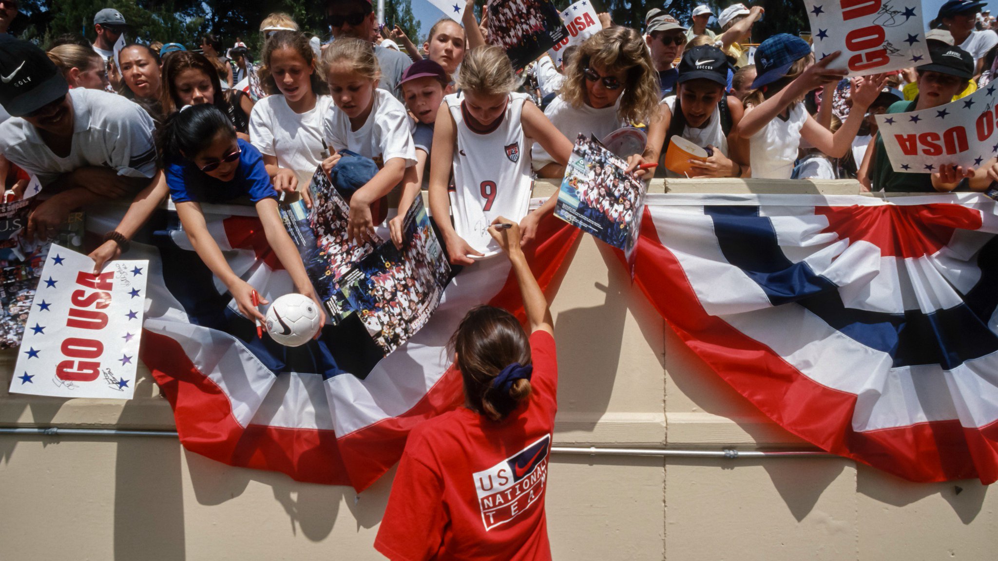 Happy birthday to the player that inspired a generation, Mia Hamm!   