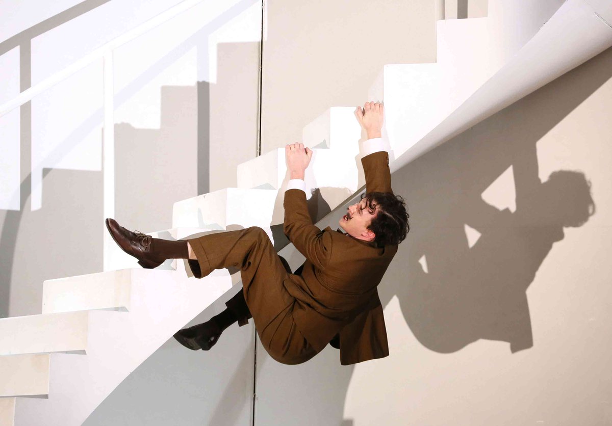 E_N_O's tweet photo. Clinging on to the weekend like...

#ENOPartenope https://t.co/iUiiQlJOa8