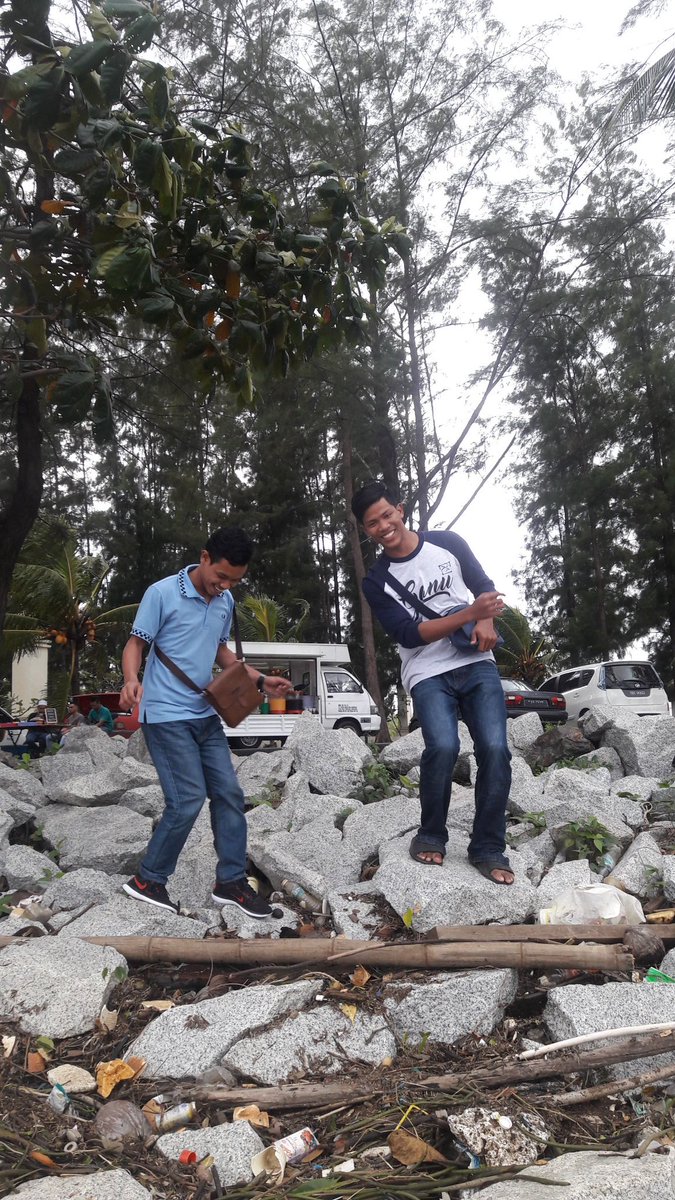 sshuk86's tweet image. Yang semalam akan jadi sejarah.. sejarah yg pahit,manis di ingatan itu menjadi kenangan.. keep smile..