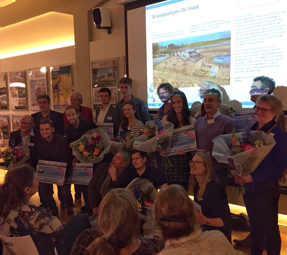 Van een Romeinse gezichtshelm tot een stadsstrand. De winnaars #ideeëncompetitie zijn bekend! Bekijk nu de uitslag bit.ly/2nwc9Bd