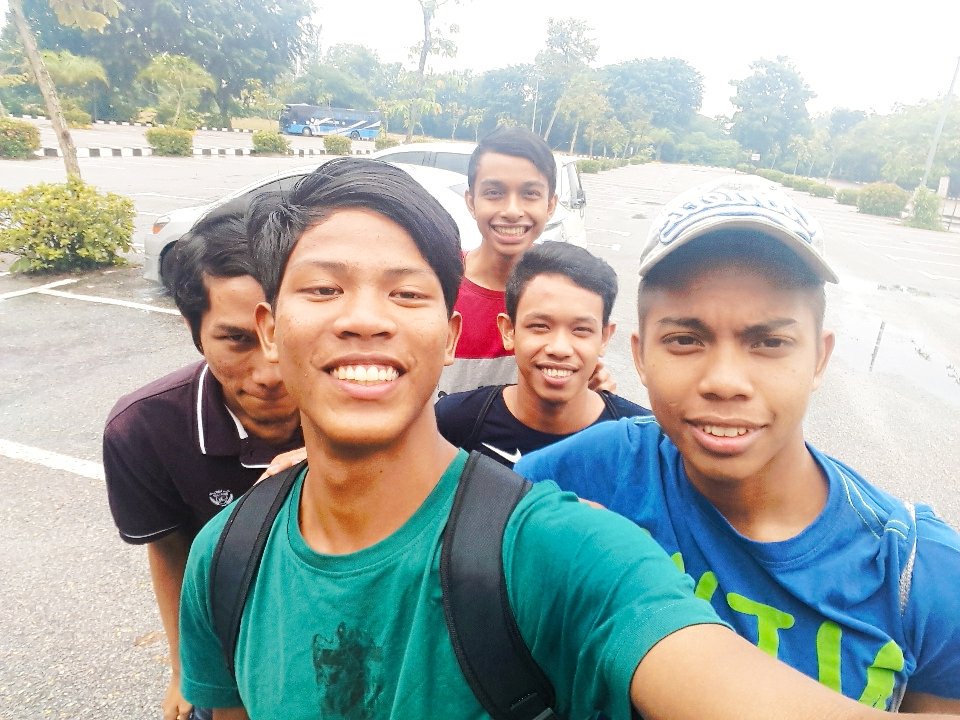 sshuk86's tweet image. Yang semalam akan jadi sejarah.. sejarah yg pahit,manis di ingatan itu menjadi kenangan.. keep smile..