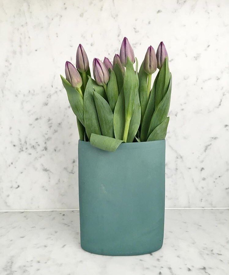 TUQblog's tweet photo. A bit of #Green interior inspiration for #StPatricksDay 🍀 Couch- @madedotcom, Vase-@MudAustralia, Bowl-@byLassen https://t.co/eVFwKeSkhG