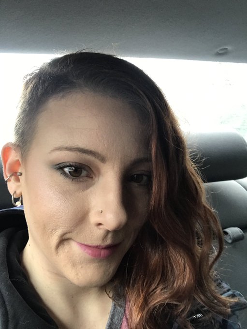 Going to pre shoot lunch with all the makeups! With @mwrigger 😄 https://t.co/fovDdlr1wd