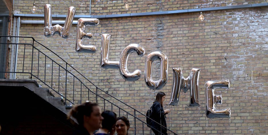 berlinerzeitung's tweet photo. Berliner Digitalwirtschaft schmiedet Bündnis #SpringBerlin, um Konferenzen besser zu vermarkten. https://t.co/QsiffAhacl #berlin https://t.co/uM7REBIwsv