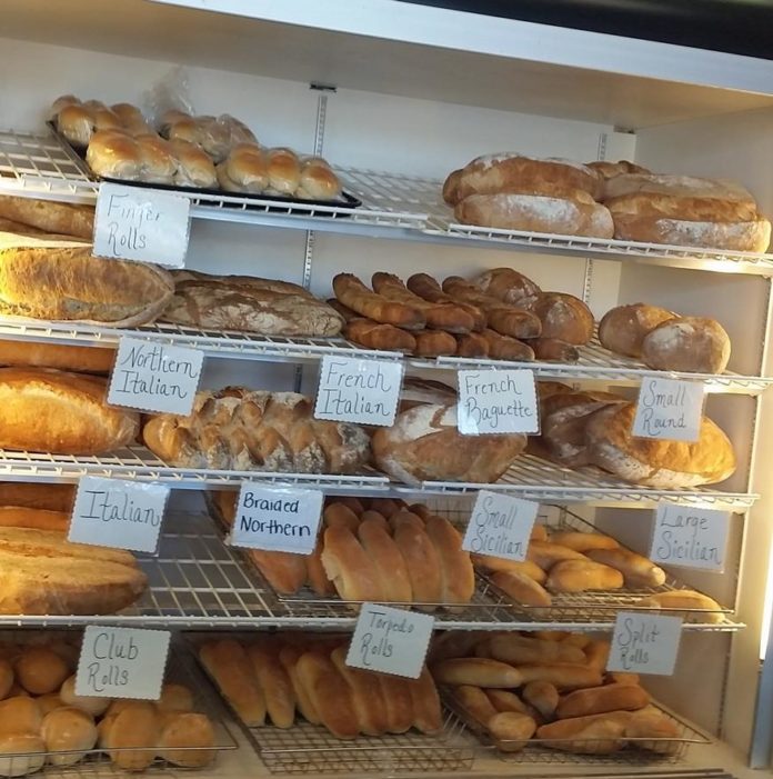 One delicious stop for deli and bakery treats at Antonio’s Bakery &amp; Charlie’s Deli

rhodeisland.com/eat/2017/03/14…