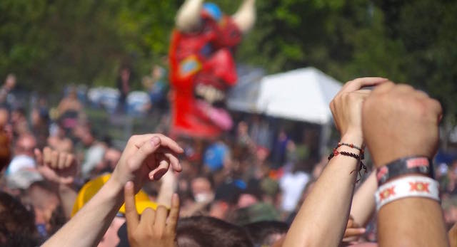 EponymousReview's tweet photo. #RiotFest Denver 2017 has sadly been cancelled: https://t.co/HnfMPtnbxb #RiotFestDenver https://t.co/KxLNsogFmn
