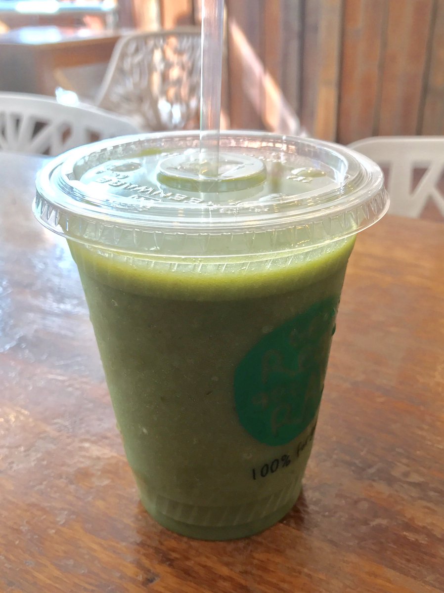 PHL_livin's tweet photo. In honor of #StPatricksDay - some green! Thanks @plantpurecafe #groothie #Slainte https://t.co/znIOWMnc55