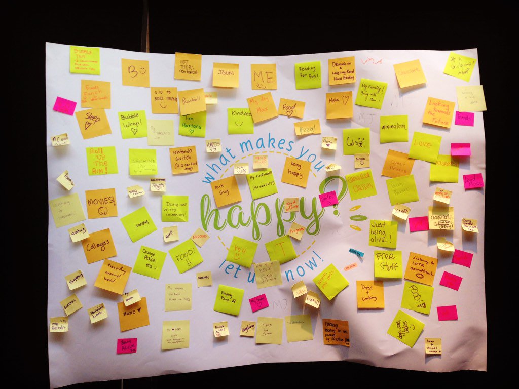 UofACompliments's tweet image. Stop by our wall in the main floor of sub until 4 and get some free bubble wrap #happyuofa #happy #ualberta