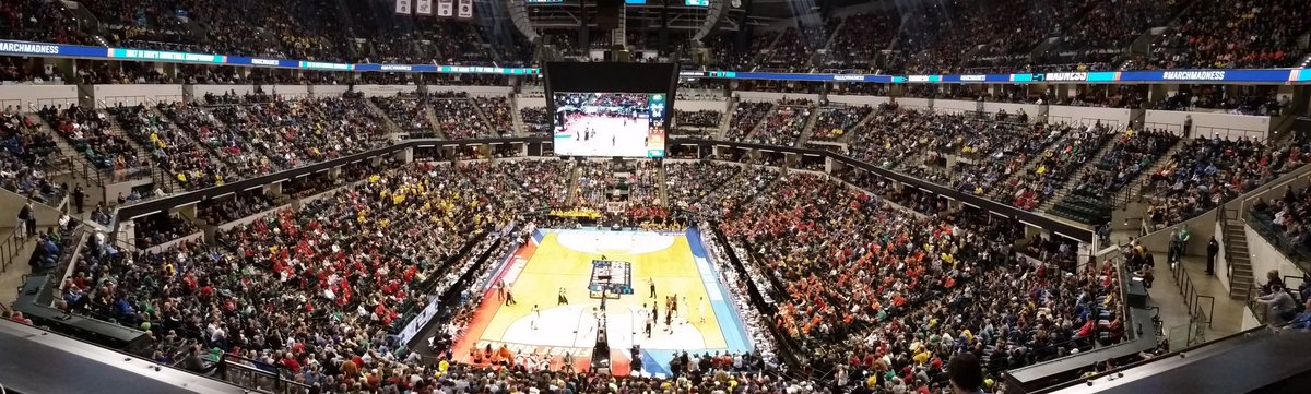 steveslivka's tweet photo. Score-wise, it's a Big 12 football game at Bankers Life Fieldhouse. Michigan w/ an all-time NCAA Tournament 3pt mark. #13abcWolverines https://t.co/VKNDxNhGfl