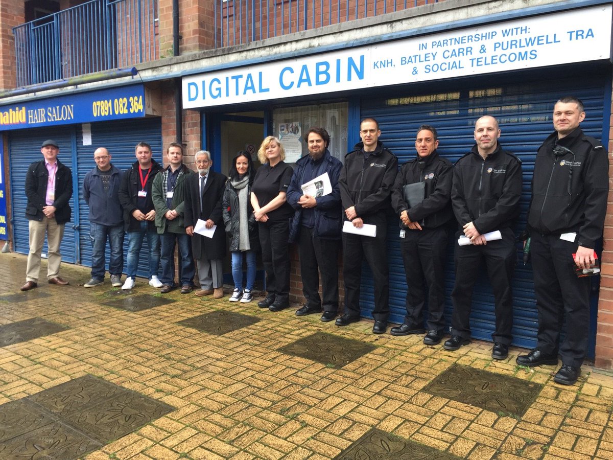 CGLKirklees's tweet photo. Our specialist workers have been at #BatleyCarr #DayofAction speaking to residents and forming links with the #community #partnership https://t.co/x6GvXOxZLj