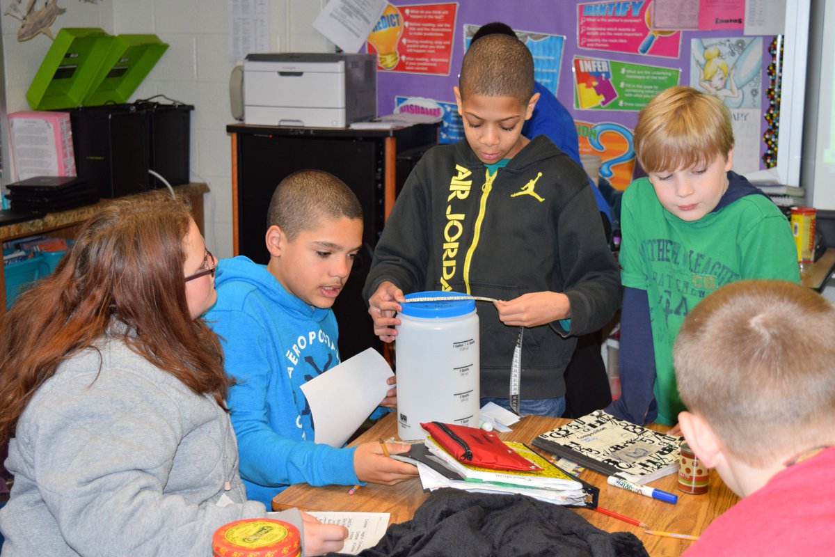 LivingstonElem's tweet photo. A little fifth grade "Pi Day" fun from earlier in the week. #Eagleslearning https://t.co/VzpxO4Tu5Z