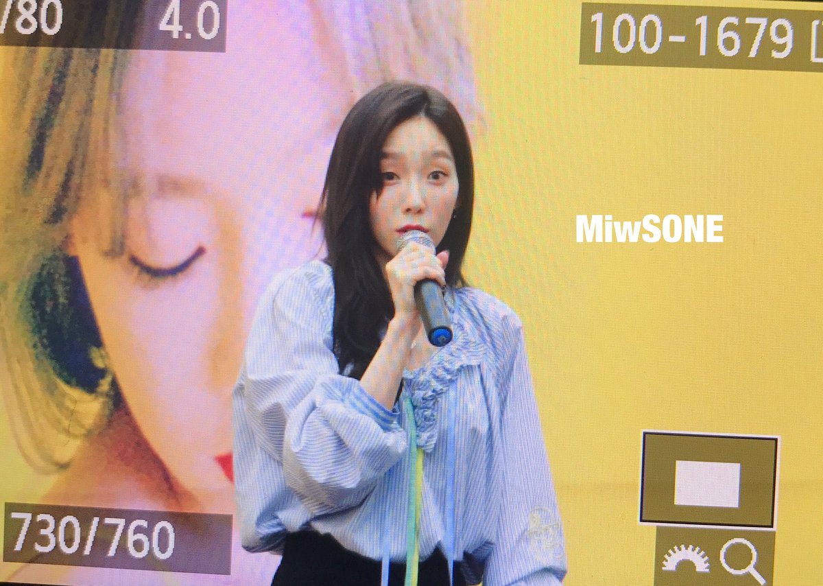 [PIC][17-03-2017]TaeYeon tham dự buổi Fansign cho "MY VOICE" tại COEX MALL Live Plaza vào tối nay C7IAjJYV4AAvpmA