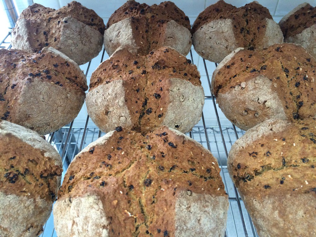 sunstreetbreads's tweet image. Soda Bread for you today! Recipe straight from Ireland, thanks to @Griffinsbakery in Galway.