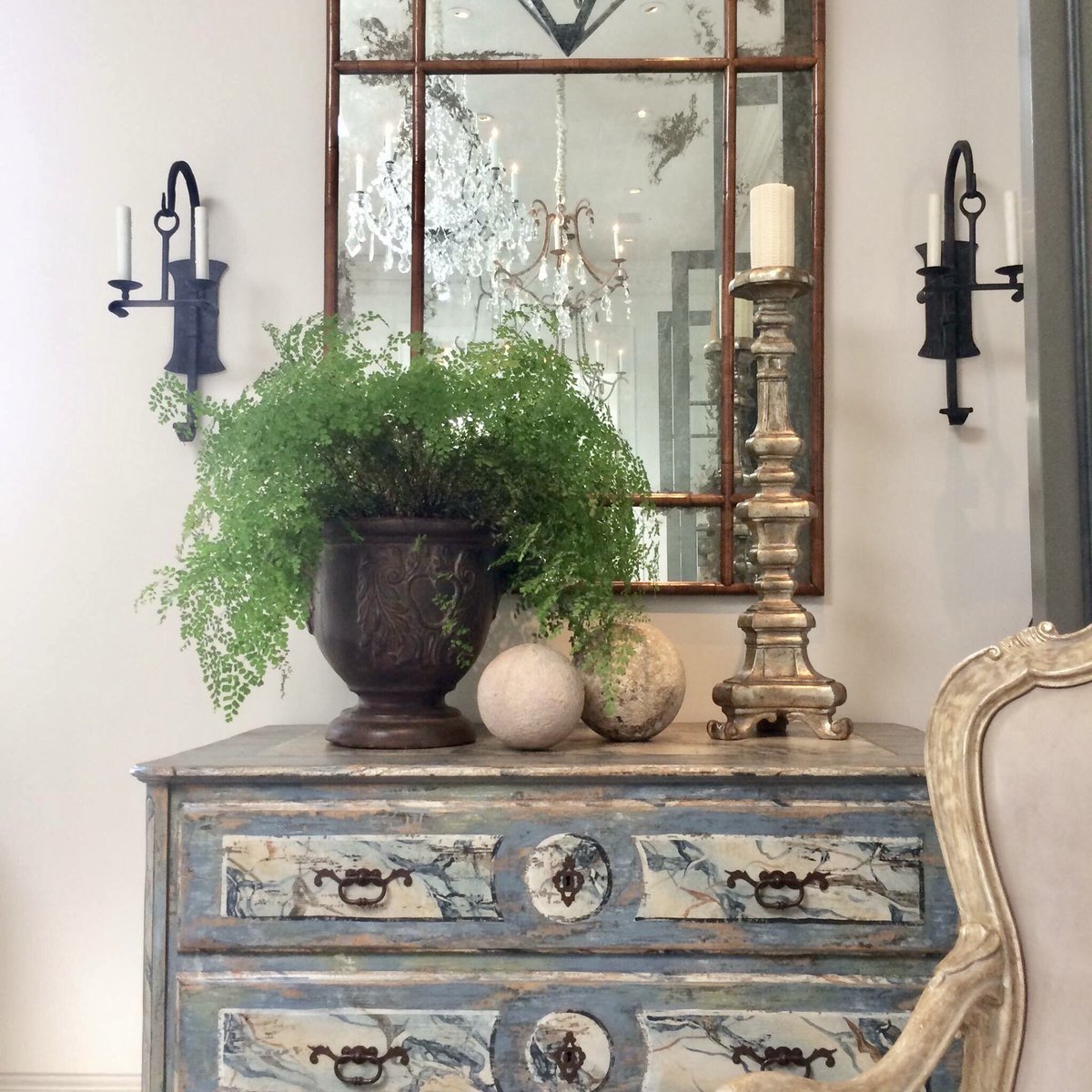 tkpleslie's tweet photo. This is such a beautiful image taken by you, @wilsonkelseyD, at the Dennis &amp; Leen showroom in #LA last week. #_designhappy ! https://t.co/T6z8hQTHv4