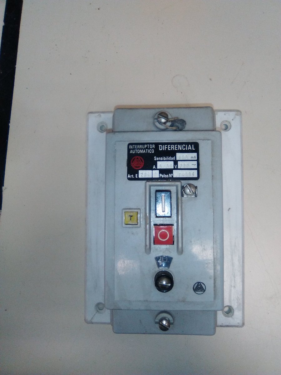 ingeGAT's tweet image. Interruptor Automático Diferencial Regulable