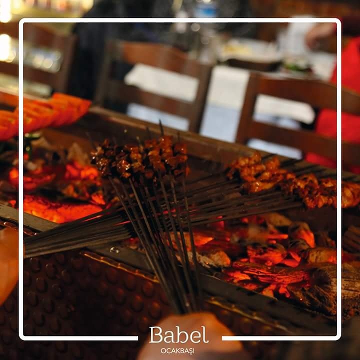 babelocakbasi's tweet photo. Cuma akşamı bir sonraki iş gününü d��şünmeden dostlarla keyifli ve lezzetli bir akşam geçirmek isteyenleri bekliyoruz. 
#nevizadegeceleri https://t.co/epn6Haih0G