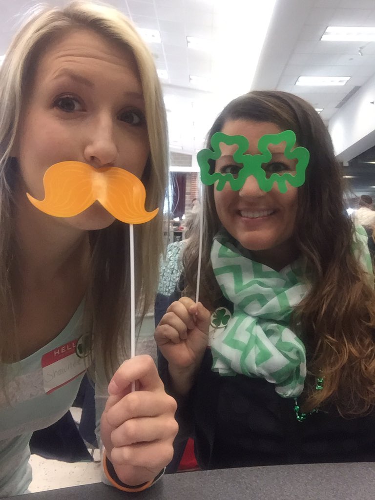aleszczykL's tweet photo. Annual #htsdpd pic @Miss_Foglio #wearehess #edcamp https://t.co/48lftZhnJZ