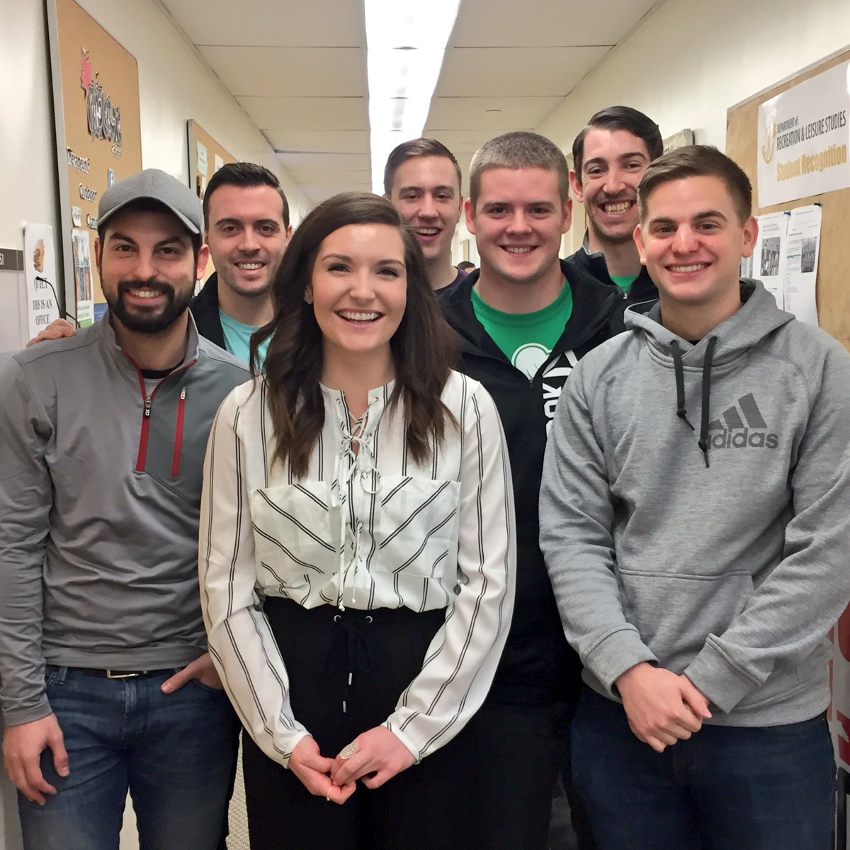 BrockSPMA's tweet photo. Wishing our inaugural #QEScholars @lindsaysmith615 all the best as she proposes her thesis! @cgc_jcc #SPMApride @BrockFAHS https://t.co/JPTpYAZD1S