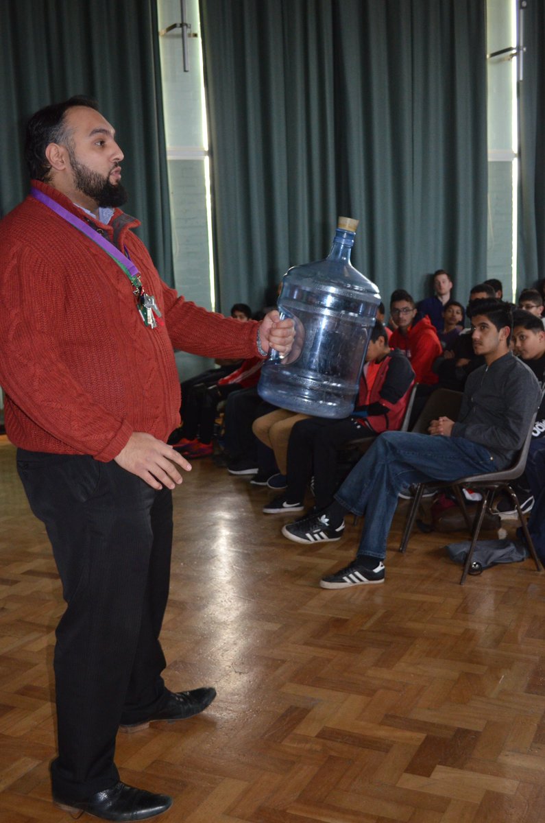 ChallneyBoys's tweet image. A jet fueled assembly - promoting careers in Science. @ScienceWeekUK #BSW17 #DemoDay17
