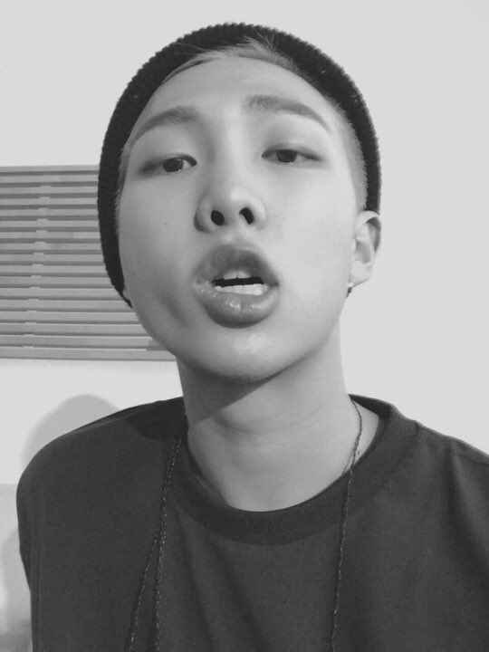 IBigHitEnt's tweet photo. #방탄소년단 #남준 #제이홉 #뷔 #Moni #Hobi #V #BTS https://t.co/oGBqrMSLig
