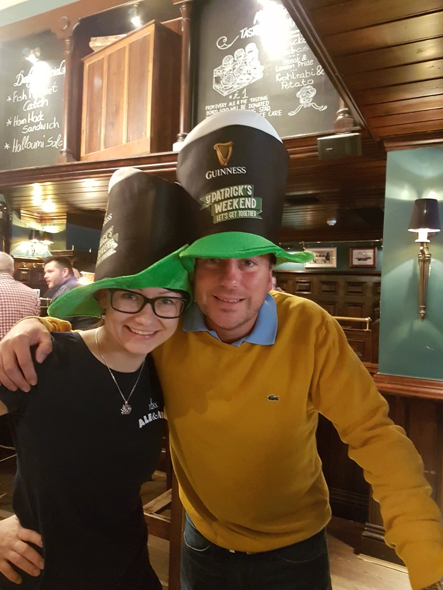 Bridietheborder's tweet photo. @InnOfCourt18 Smashing gratis guinness with the best staff. https://t.co/OEArpFivOp