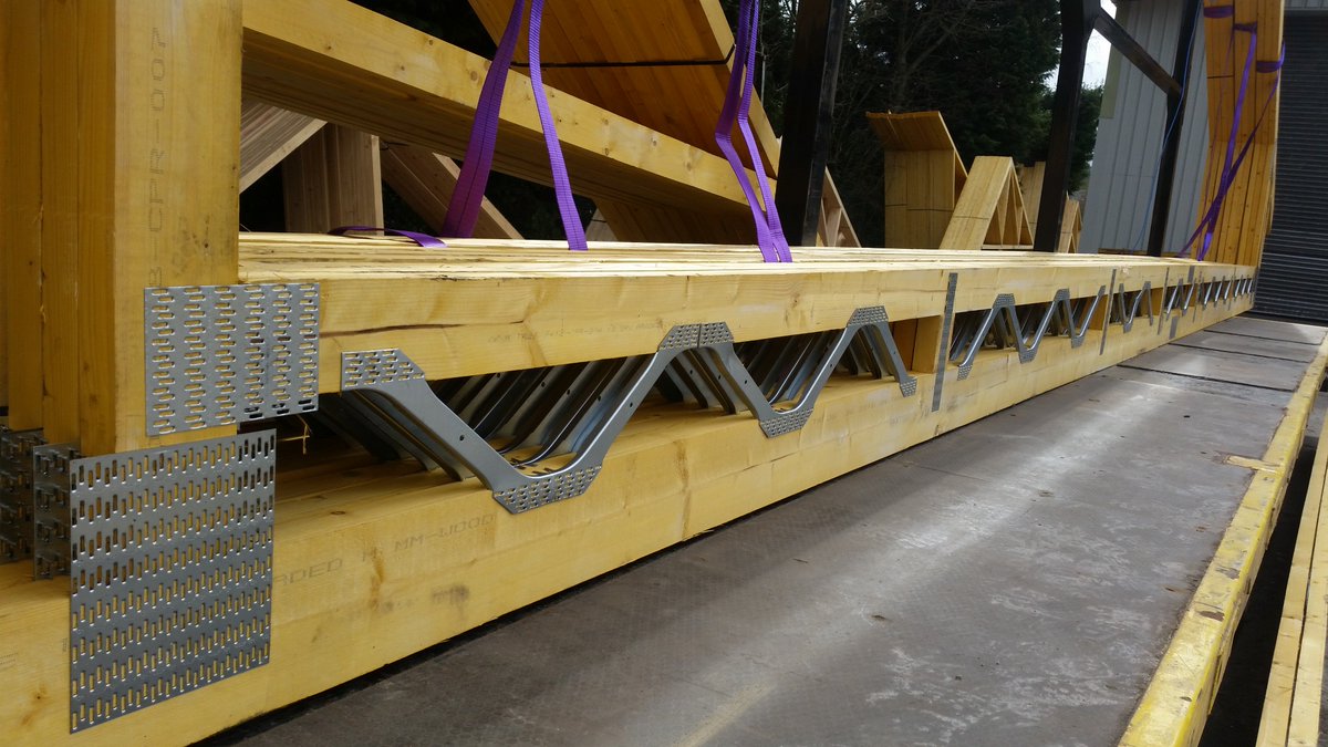 WyckhamBlackwel's tweet photo. These #KeyTruss attics measure in at 11m and are manufactured with EasiJoist bottom chords for larger room spans &amp; easy routing of services! https://t.co/efmdPOf9lx