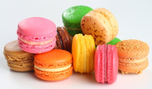 Duniyawaale's tweet photo. @LOperaIndia Macarons are love. The #MacaronWeek is making me crave for your Amazing macarons https://t.co/KJt13qG2HI