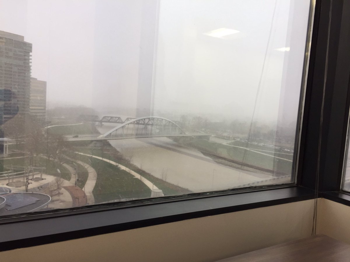 theJBakes's tweet image. Hammering down snow. Great day for HS baseball in the great state of Ohio. #geographyproblems #baseball