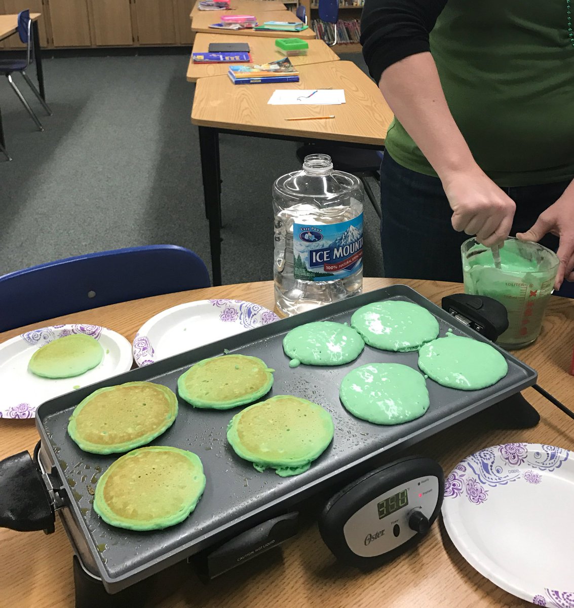 MrsHallsClass's tweet photo. They gobbled the green pancakes! https://t.co/k0Ct3gldkI