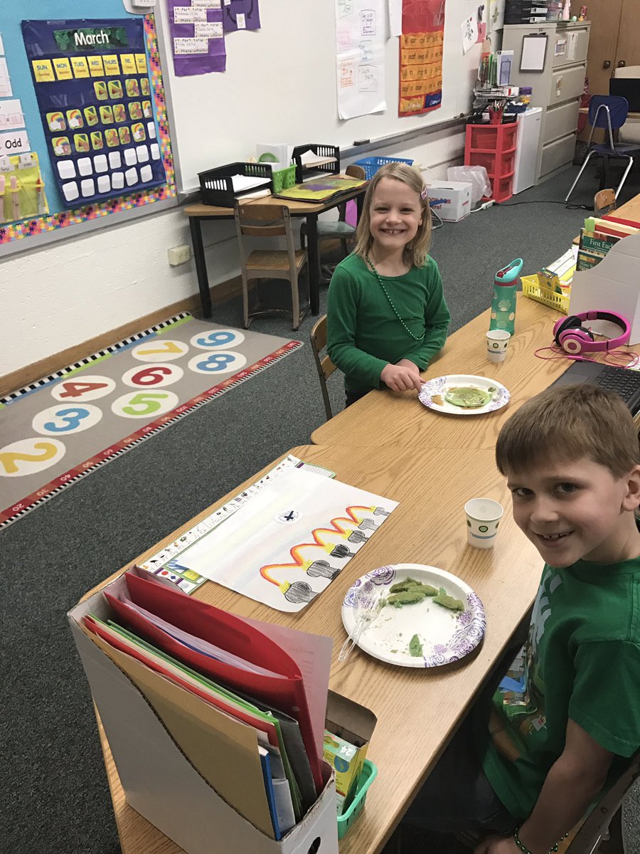 MrsHallsClass's tweet photo. They gobbled the green pancakes! https://t.co/k0Ct3gldkI