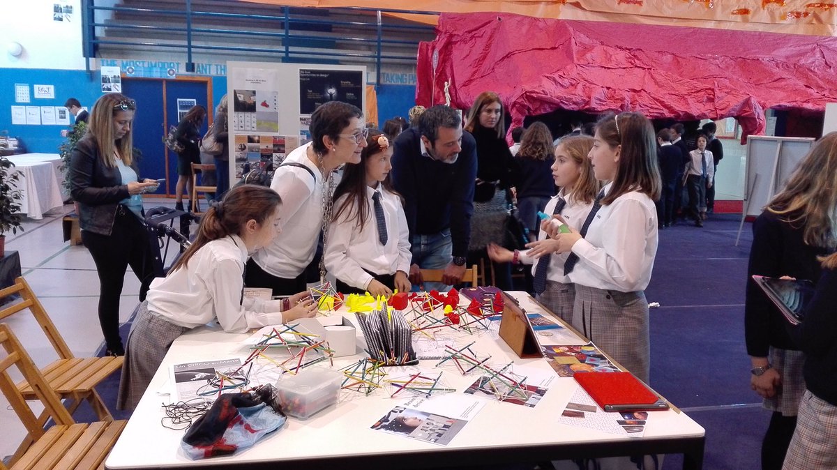 methok_lbd's tweet photo. "Let me show you the incredible things we do at school" #OMLD2 @methok_lbd @newton_college #designthinking #innovation https://t.co/fTWQ6S4u8z