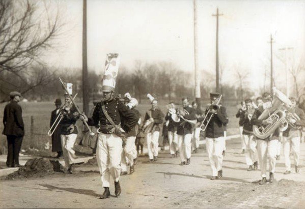 St. Patrick's Day Parade in Columbia, MO, ca. 1913 from <a href="/SHSofMo/">State Historical Society of Missouri</a> via <a href="/missourihub/">Missouri Hub</a> &amp; <a href="/dpla/">DPLA</a> dp.la/item/b09e9e93e… #StPatricksDay