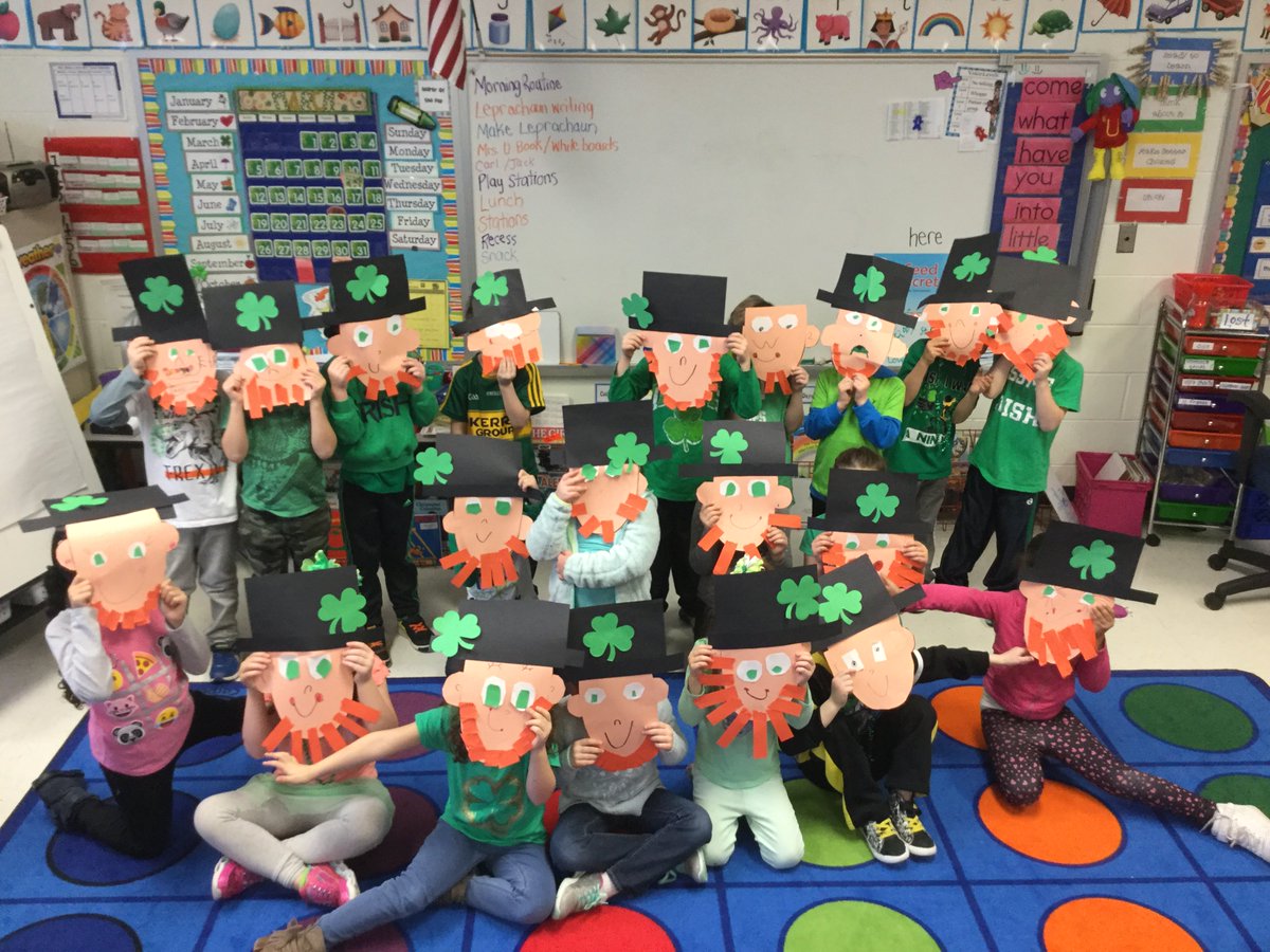 kbidny's tweet photo. Happy St. Patty's Day from Mrs. Bidny's leprechauns! @Prairie_Hawks @OSD135 https://t.co/cBokiWqhgz