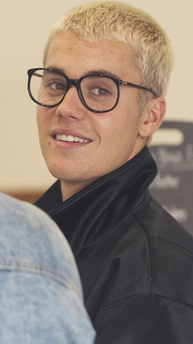 quotedbieber's tweet photo. look at how beautiful and stunning he is, I could look at him for hours https://t.co/GjA3CszZW8