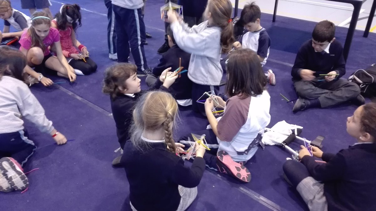 methok_lbd's tweet photo. Diseñamos porque creamos con intención #designthinking #edtech #LearningByDoing @methok_lbd @newton_college https://t.co/iV4E5lm9La