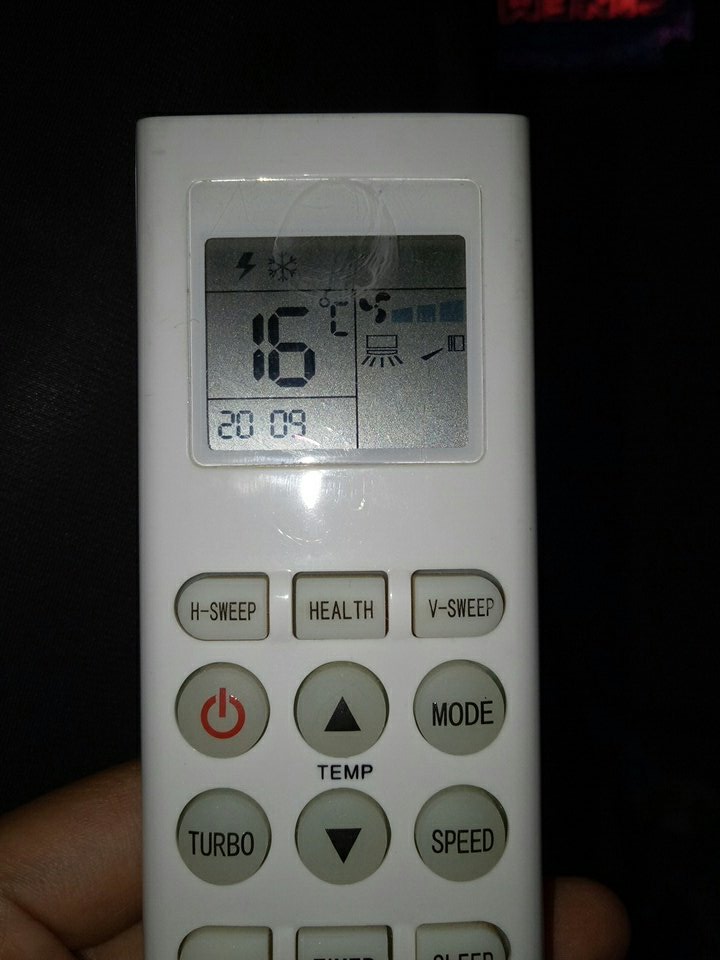 Diskyanda's tweet photo. Sengaja pdhl mh AC sampe 16°C trus kipasnya paling kenceng, tapi ning ga ada...... 😔😔 https://t.co/SgAdpeGhx8