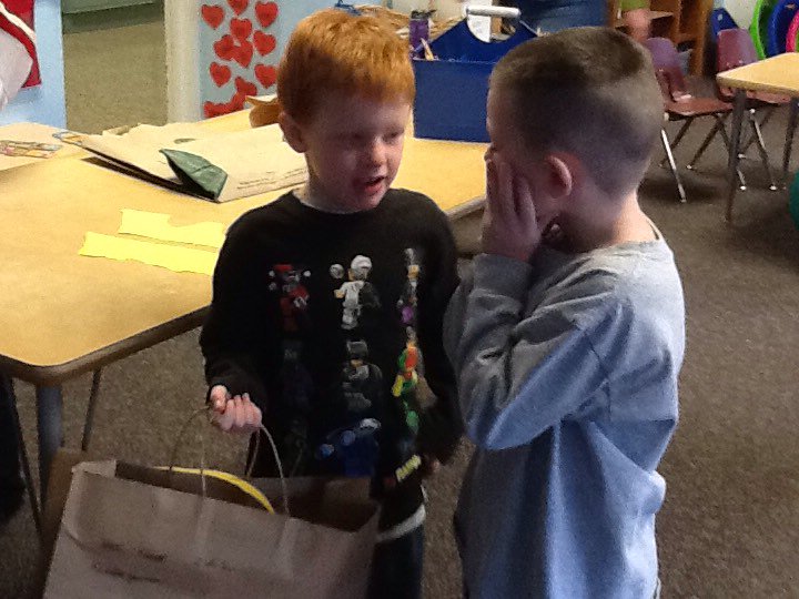MrsKoeppsClass's tweet photo. Collaborating and making Leprechaun Traps!!! 🍀 Happy St. Patrick's Day!! #teamsh #STEMinKinder https://t.co/O7dSq7cuuS