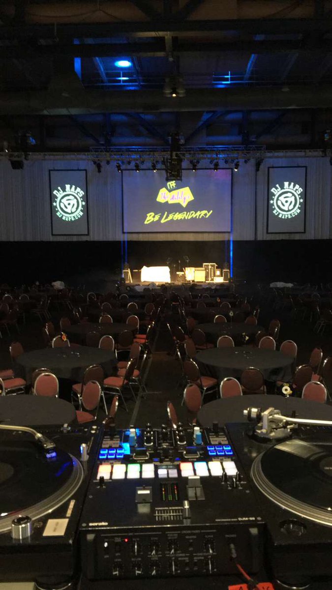 djnaps's tweet photo. Before the big show last night! @RAFconnect #ROC #ADDYS2017 #BeLegendary #DJNaps 🤘🏼 https://t.co/HZNsBnTVk8